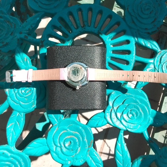 Women's EUC Crystal Encrusted Wristwatch w/ Pink Leather Band! - Picture 5 of 7